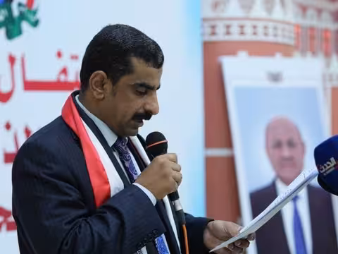 نطالب بتسليم مرتبات الموظفين وتطوير الجيش والاهتمام بأسر الشهداء
